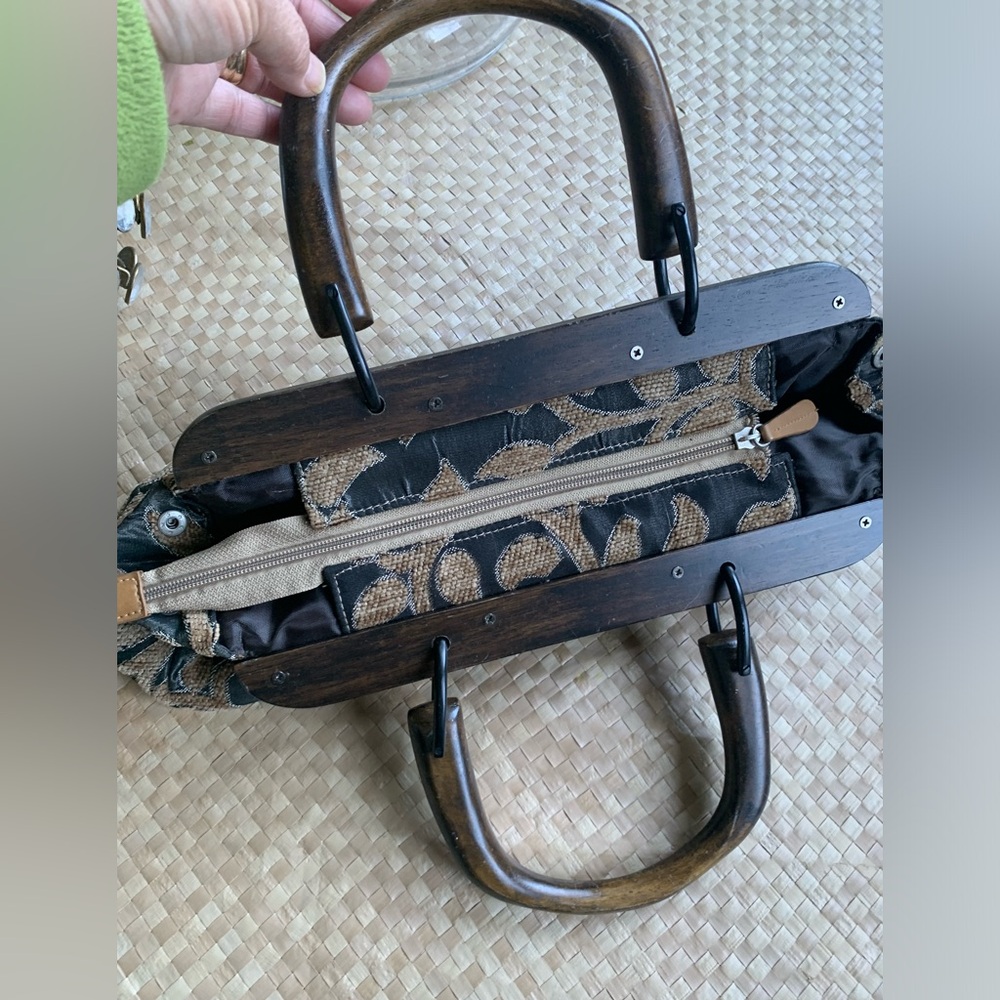 Beautiful Party Handbag - Picture 4 of 5